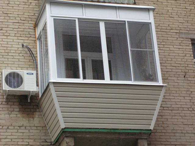 Остекление балконов в хрущевке с выносом по цене от производителя Юбилейный