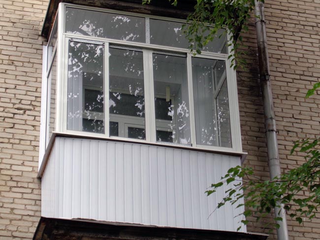 Остекление балкона в сталинке - сталинском доме Юбилейный